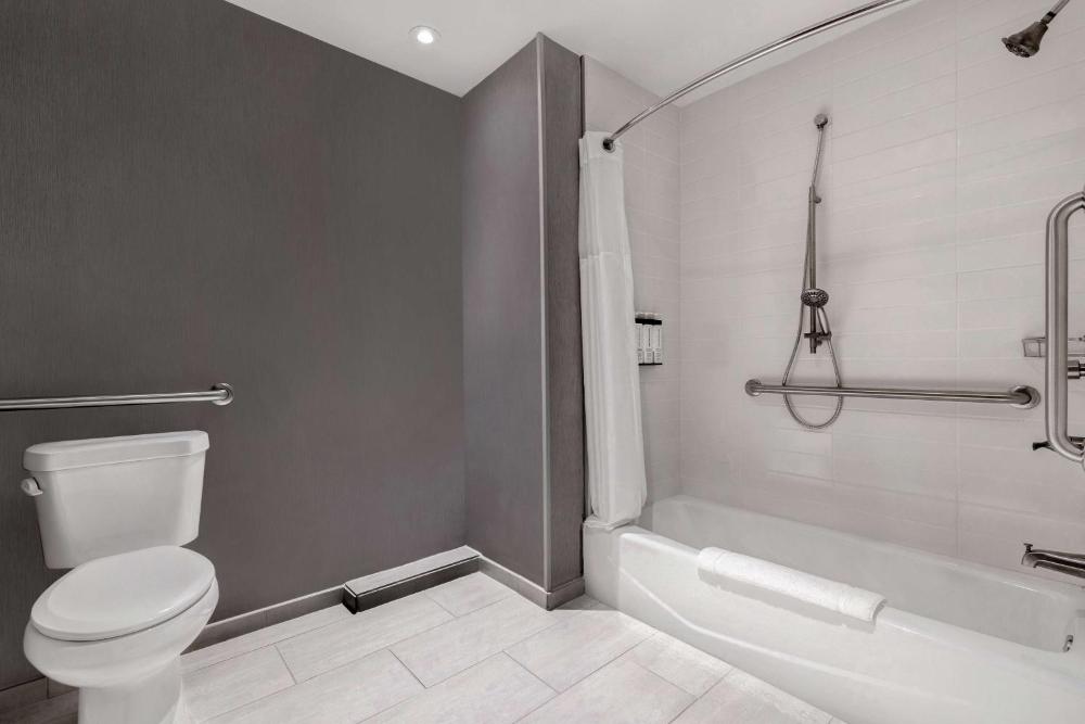 King Room with Sofa Bed and Accessible Tub interior