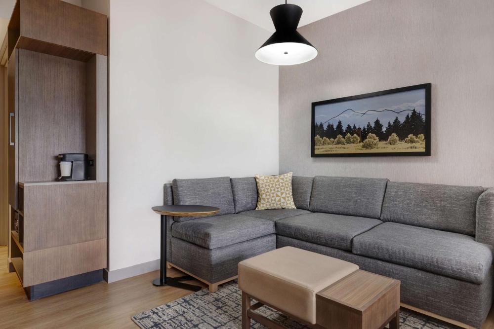 King Room with Sofa Bed - High Floor interior